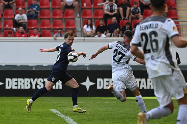 23.05.2026, xpsx, Fußball Finale Hessenpokal, SG Barockstadt Fulda-Lehnerz - SV Wehen Wiesbaden v.l. Moritz Dittmann (SG Barockstadt Fulda-Lehnerz) Jordy Gillekens (SV Wehen Wiesbaden) Zweikampf, Aktion, action, battle for the ball (DFL DFB REGULATIONS PROHIBIT ANY USE OF PHOTOGRAPHS as IMAGE SEQUENCES and or QUASI-VIDEO) Offenbach