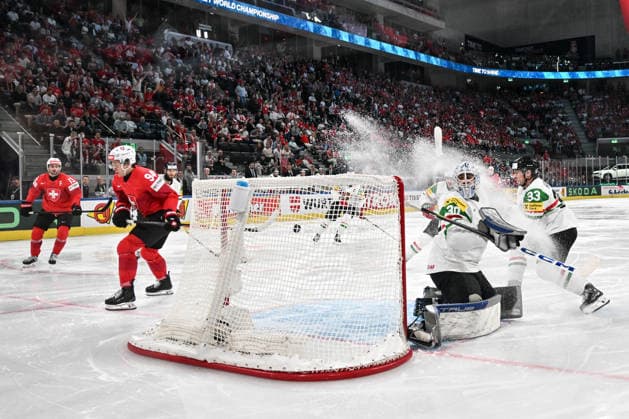 ZURICH, SWITZERLAND - MAY 23: goalkeeper Adam Vay of Hungary makes a save during the 2026 IIHF Ice hockey, Eishockey World Championship, WM, Weltmeisterschaft Switzerland game between Switzerland and Hungary at Swiss Life Arena on May 23, 2026 in Zurich, Zurich. Zurich Swiss Life Arena Zurich Switzerland Copyright: xJustPictures.ch AndreaxBrancax jp-en-EuSpIm-JP7_ANB_Sui_Hung_23052026_0823
