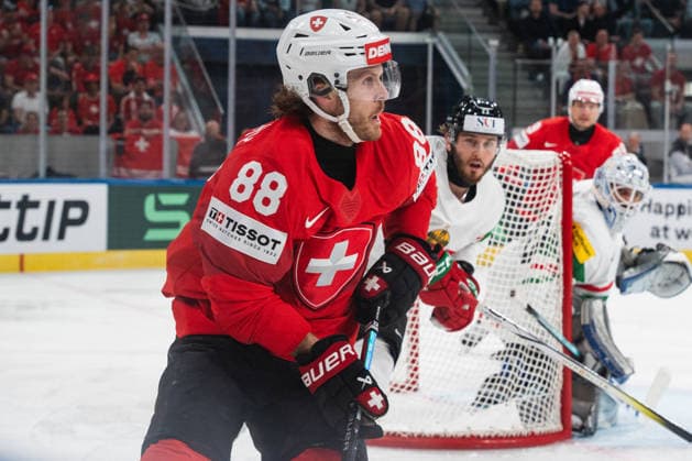 ZURICH, ZURICH - MAY 23: Christoph Bertschy of Switzerland during the 2026 IIHF World Championship, WM, Weltmeisterschaft Preliminary Round Group A match between Switzerland and Hungary at Swiss Life Arena on May 23, 2026 in Zurich, Zurich, Switzerland.  Copyright: xLivioxBaeriswylx xSPPx Sportspressphoto_152420