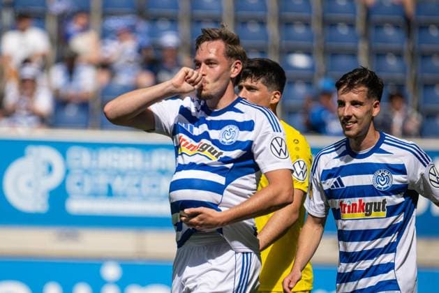 Niederrheinpokalfinale MSV Duisburg - SC St.Tönis ** NUR FÜR REDAKTIONELLE ZWECKE ** EDITORIAL USE ONLY **<p>Fußball Niederrheinpokalfinale MSV Duisburg - SC St.Tönis am 23.05.26 in der Schauinsland-Reisen Arena in Duisburg Torjubel zum 2:0 durch Aljaz Casar ( Duisburg ) Duisburg Copyright: JakobxKlos