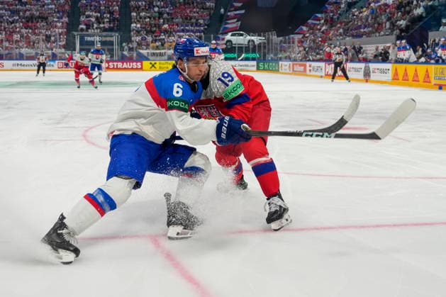 FRIBOURG, SWITZERLAND - MAY 23: Viliam Kmec of Slovakia L) against Jakub Flek of Czechia R)during the 2026 IIHF Ice hockey, Eishockey World Championship, WM, Weltmeisterschaft Switzerland game between Slovakia and Czechia at BCF Arena on May 23, 2026 in Fribourg, Fribourg. Fribourg BCF Arena Fribourg Switzerland Copyright: xJustPictures.ch JarixPestelaccix jp-en-EuSpIm-JP6_JAR_Slovakia_Cyechia_23May2026_00004