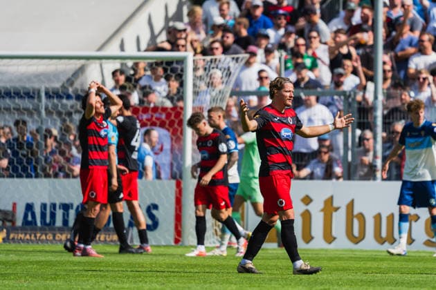 Tobias Eisenhuth (Viktoria Köln, 06) entsetzt ueber eine Schiri Entscheidung Fortuna Köln vs. FC Viktoria Köln, Fussball, Landespokal Mittelrhein 2025 26, Finale, Saison 2025 26, 23.05.2026, Fortuna Köln vs. FC Viktoria Köln, Fussball, Landespokal Mittelrhein, Finale, Saison 2025 26, 23.05.2026 Köln Copyright: xEibner-Pressefoto LukasxBaldygax EP_LBA