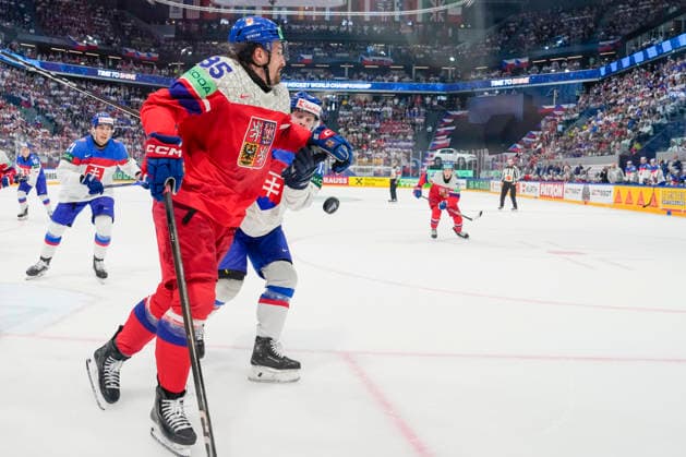 FRIBOURG, SWITZERLAND - MAY 23: Daniel Vozenilek of Czechia L) against Frantisek Gajdos of Slovakia R) during the 2026 IIHF Ice hockey, Eishockey World Championship, WM, Weltmeisterschaft Switzerland game between Slovakia and Czechia at BCF Arena on May 23, 2026 in Fribourg, Fribourg. Fribourg BCF Arena Fribourg Switzerland Copyright: xJustPictures.ch JarixPestelaccix jp-en-EuSpIm-JP6_JAR_Slovakia_Cyechia_23May2026_00029