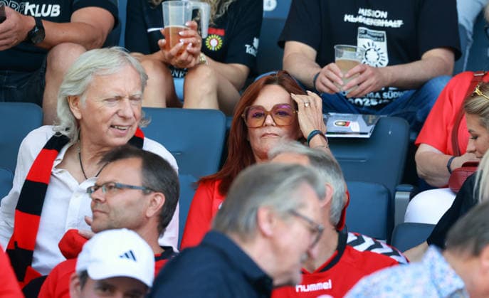 23.05.26 wfv-Pokal Finale 2026 Stuttgarter Kickers - SG Sonnenhof Großaspach Deutschland, Stuttgart, 23.05.2026, Fussball, Saison 2025 2026, Finaltag der Amateure, DB Regio-wfv-Pokal Finale 2026, Stuttgarter Kickers - SG Sonnenhof Großaspach: Uli Ferber mit Frau Andrea Berg.