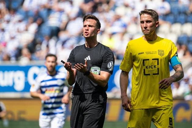 Niederrheinpokalfinale MSV Duisburg - SC St.Tönis ** NUR FÜR REDAKTIONELLE ZWECKE ** EDITORIAL USE ONLY **<p>Fußball Niederrheinpokalfinale MSV Duisburg - SC St.Tönis am 23.05.26 in der Schauinsland-Reisen Arena in Duisburg Schiedsrichter Jan-Peter Weßels Duisburg Copyright: JakobxKlos