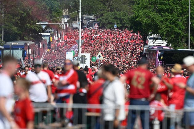 23.05.2026, xsltx, Fussball DFB Pokal Finale, FC Bayern München - VfB Stuttgart v.l. Bayern Muenchen München, Fans, Stimmung, Schals, Emotionen, Zuschauer, Besucher, Ultras, Schickeria (DFL DFB REGULATIONS PROHIBIT ANY USE OF PHOTOGRAPHS as IMAGE SEQUENCES and or QUASI-VIDEO) Berlin