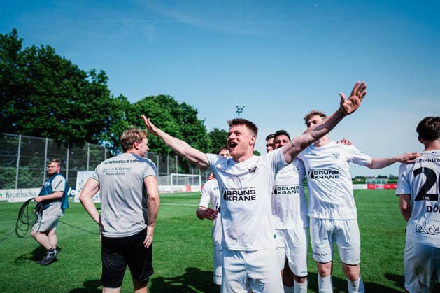 Niedersachsen-Pokal: TuS Bersenbrück vs. Lüneburger SK, 23.05.2026 Bo Weishaupt (Lüneburger SK Hansa, 80) JUBEL beim Lüneburger SK, Gewinner des Niedersachsen-Pokals: TuS Bersenbrück vs. Lüneburger SK am 23.05.2026 im August-Wenzel-Stadion, Barsinghausen Copyright: xBEAUTIFULxSPORTS Tonhäuserx