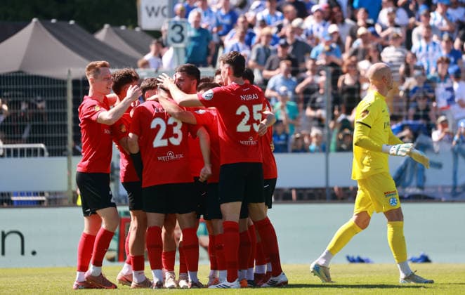 23.05.26 wfv-Pokal Finale 2026 Stuttgarter Kickers - SG Sonnenhof Großaspach Deutschland, Stuttgart, 23.05.2026, Fussball, Saison 2025 2026, Finaltag der Amateure, DB Regio-wfv-Pokal Finale 2026, Stuttgarter Kickers - SG Sonnenhof Großaspach: Michael Kleinschrodt (SG Sonnenhof Großaspach); Jubel Tor 0:1 Kleinschrodt.