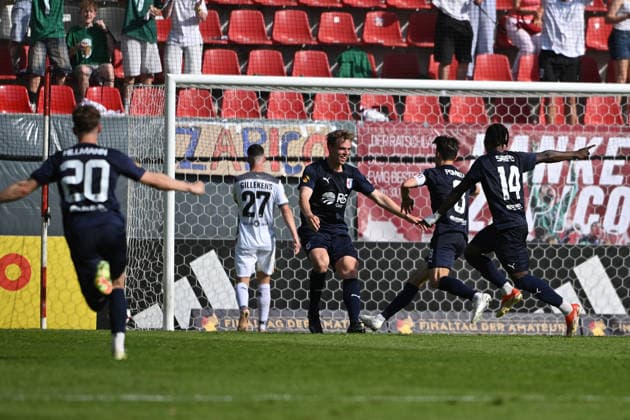 23.05.2026, xpsx, Fußball Finale Hessenpokal, SG Barockstadt Fulda-Lehnerz - SV Wehen Wiesbaden v.l. Torjubel nach dem Tor zum celebrating the goal celebrate 1:1 durch Leon Pomnitz (SG Barockstadt Fulda-Lehnerz) (DFL DFB REGULATIONS PROHIBIT ANY USE OF PHOTOGRAPHS as IMAGE SEQUENCES and or QUASI-VIDEO) Offenbach