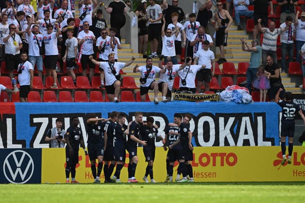 23.05.2026, xpsx, Fußball Finale Hessenpokal, SG Barockstadt Fulda-Lehnerz - SV Wehen Wiesbaden v.l. Torjubel nach dem Tor zum celebrating the goal celebrate 1:1 durch Leon Pomnitz (SG Barockstadt Fulda-Lehnerz) (DFL DFB REGULATIONS PROHIBIT ANY USE OF PHOTOGRAPHS as IMAGE SEQUENCES and or QUASI-VIDEO) Offenbach