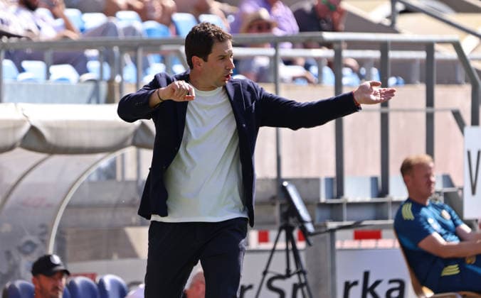 23.05.2026, Fussball, Herren, Sparkassen-Pokal Saarland Finale, Saison 2025 2026, 1. FC Saarbrücken - FC 08 Homburg, Trainer Argirios Giannikis (1. FC Saarbruecken) gestikuliert, gibt Anweisungen Saarbrücken Ludwigsparkstadion Saarland Deutschland (DEU) Copyright: xFabianxKleerx