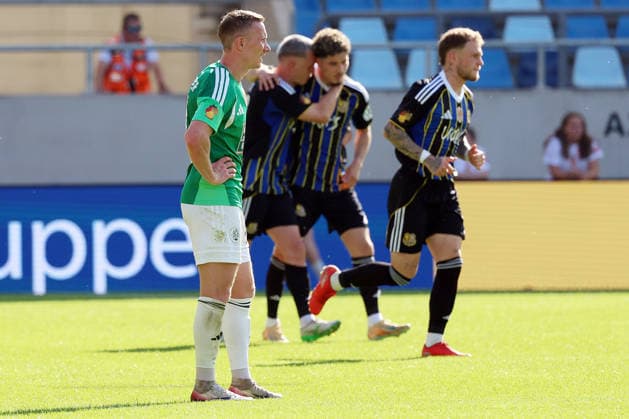 23.05.2026, xrekx, Fussball Landespokal Saarland Finale, 1.FC Saarbrücken - FC 08 Homburg v.l. Markus Mendler (FC 08 Homburg) enttaeuscht, enttäuscht, schaut enttaeuscht, niedergeschlagen, disappointed Torjubel nach dem Tor zum celebrating the goal celebrate 2:1 durch Amine NaÃ¯fi (1.FC Saarbruecken) (DFL DFB REGULATIONS PROHIBIT ANY USE OF PHOTOGRAPHS as IMAGE SEQUENCES and or QUASI-VIDEO) Saarbrücken