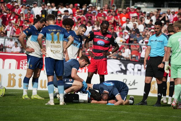 Deutschland: Bitburger-Pokalfinale 2026, S.C. Fortuna Köln vs. Viktoria Köln - 23.05.2026 - Sportpark Höhenberg (Köln): Taylan Duman (Viktoria Köln, 4) am Boden Köln Deutschland Copyright: xMijoxLubecx