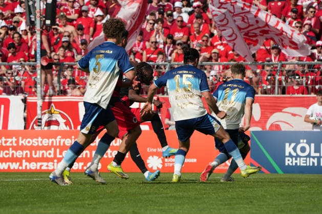 Deutschland: Bitburger-Pokalfinale 2026, S.C. Fortuna Köln vs. Viktoria Köln - 23.05.2026 - Sportpark Höhenberg (Köln): Yannick Aime Tonye Yannick AimÃ Tonye (Viktoria Köln, 30) versucht durch zu kommen Köln Deutschland Copyright: xMijoxLubecx