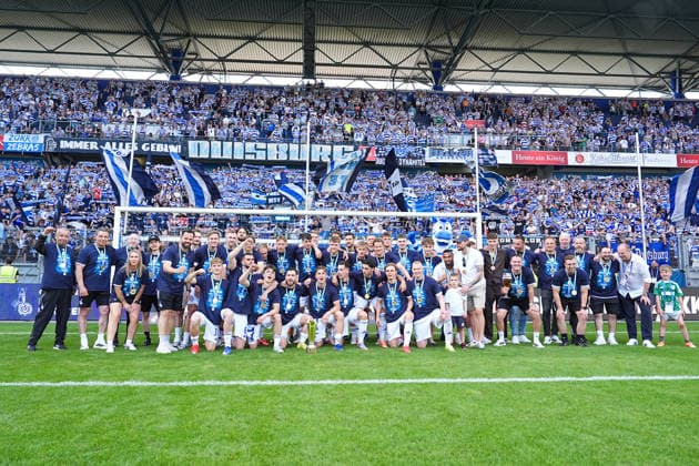 23.05.2026, xydrx, Herren, Fußball, Finaltag der Amateure, Finale Niederrheinpokal, SC St. Tönis 11 ‹20 - MSV Duisburg, Saison 2025 2026, Schauinsland-Reisen-Arena: Die Spieler des MSV Duisburg bejubel den Sieg im Finale des Niederrhein Pokals Copyright: HMBxMedia YannisxDreimann