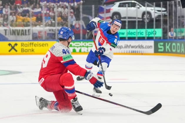 FRIBOURG, SWITZERLAND - MAY 23: Mislav Rosandic of Slovakia R) in action during the 2026 IIHF Ice hockey, Eishockey World Championship, WM, Weltmeisterschaft Switzerland game between Slovakia and Czechia at BCF Arena on May 23, 2026 in Fribourg, Fribourg. Fribourg BCF Arena Fribourg Switzerland Copyright: xJustPictures.ch JarixPestelaccix jp-en-EuSpIm-JP6_JAR_Slovakia_Cyechia_23May2026_00043