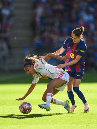 260523 Selma Bacha of Lyon and of Barcelona Laia Aleixandri during the UEFA Women s Champions League final football match between Barcelona and Lyon on May 23, 2026 in Oslo. Photo: Jon Olav Nesvold BILDBYRAN COP 217 VG0925 bbeng football fotball fotboll soccer champions league finale final final 2026 mesterligaen dam fcb barcelona lyon ol lyonnes Copyright: JONxOLAVxNESVOLD BB260523JE016