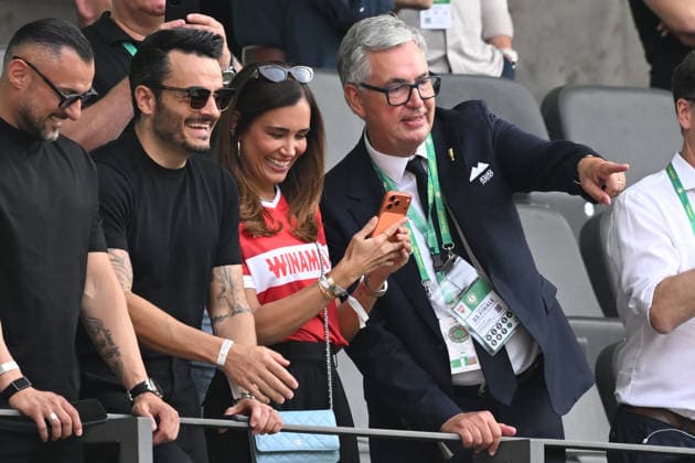 23.05.2026, xsltx, Fussball DFB Pokal Finale, FC Bayern München - VfB Stuttgart v.l. Giovanni Zarrella mit seiner Frau Jana Ina und Praesident Präsident Dietmar Allgaier (VfB Stuttgart) (DFL DFB REGULATIONS PROHIBIT ANY USE OF PHOTOGRAPHS as IMAGE SEQUENCES and or QUASI-VIDEO) Berlin