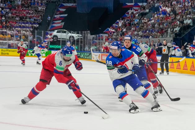 FRIBOURG, SWITZERLAND - MAY 23: Martin Chromiak of Slovakia C) against Michal Kempny of Czechia L) during the 2026 IIHF Ice hockey, Eishockey World Championship, WM, Weltmeisterschaft Switzerland game between Slovakia and Czechia at BCF Arena on May 23, 2026 in Fribourg, Fribourg. Fribourg BCF Arena Fribourg Switzerland Copyright: xJustPictures.ch JarixPestelaccix jp-en-EuSpIm-JP6_JAR_Slovakia_Cyechia_23May2026_00099