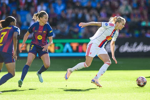 260523 Irene Paredes of Barcelona and Ada Hegerberg of Lyon during the UEFA Women s Champions League final football match between Barcelona and Lyon on May 23, 2026 in Oslo. Photo: Jon Olav Nesvold BILDBYRAN COP 217 VG0925 bbeng football fotball fotboll soccer champions league finale final final 2026 mesterligaen dam fcb barcelona lyon ol lyonnes Copyright: JONxOLAVxNESVOLD BB260523JE019