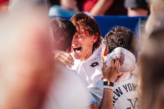 Tennis Männer bitpanda Hamburg Open ATP, Tennis Herren 500 Finale Ignacio Buse (PER) vs. Tommy Paul (USA) 23.05.2026 Ignacio Buse gewinnt das Turnier am Rothenbaum und jubelt mit seinem Team Trainer Box Hamburg Tennisstadion am Rothenbaum Hamburg Deutschland