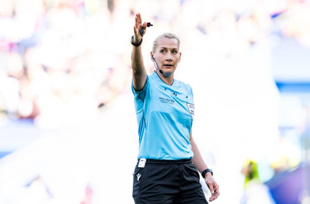 260523 Referee Tess Olofsson during the UEFA Women s Champions League final football match between Barcelona and Lyon on May 23, 2026 in Oslo. Photo: Vegard Grott BILDBYRAN kod VG VG0925 bbeng football fotball fotboll soccer champions league finale final final 2026 mesterligaen dam fcb barcelona lyon ol lyonnes Copyright: VEGARDxGRoTT BB260523VG032