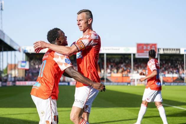 VOLENDAM , 23-05-2026 , Kras Stadium, season 2025 2026 , Dutch Eredivisie Football ,Second leg of the Keuken Kampioen Play-Offs final . Match between FC Volendam and Willem II . Picture shows FC Volendam player Robert Muhren scores the goal but the goal is disallowed Volendam - Willem II (play off)  x203910672x Copyright: