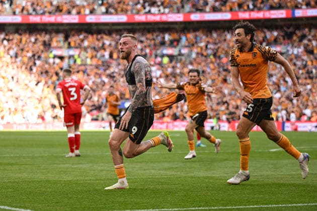 Hull City v Middlesbrough Sky Bet Championship Oliver McBurnie of Hull City celebrates after scoring his sides first goal the Sky Bet Championship Play-Off Final between Hull City and Middlesbrough at Wembley Stadium, London. 23 05 2026 UK Newspapers OUT Copyright: xFocusxImagesx FIL-23464-0524