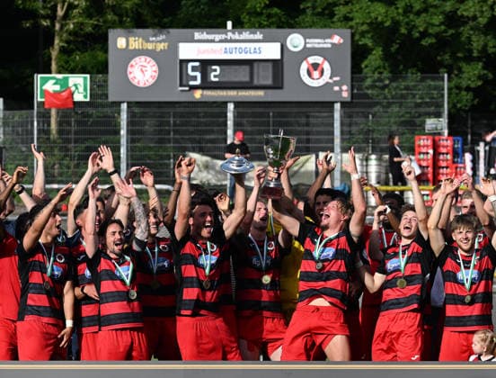 23.05.2026, xophax, Fussball , Vebandspokal Finale Bitburger Pokal 2025 2026 : SC Fortuna Köln gegen Viktoria Köln . Sieger Viktoria Köln mit Pokal Koeln