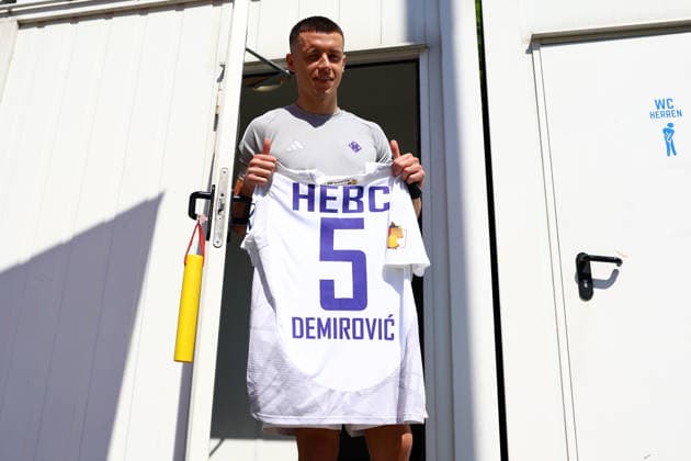 5 Semir Demirovic (HEBC) vor dem Anpfiff mit dem von seinem Bruder Ermedin Demirovic gesponsorten Trikots für das Hamburger Lotto-Pokalfinale. Fußball I Herren I Lotto Pokal I Saison 2025-2026 I Finale I SC Vorwärts Wacker04 Billstedt - HEBC I 23.05.2026 I Stadion Hoheluft