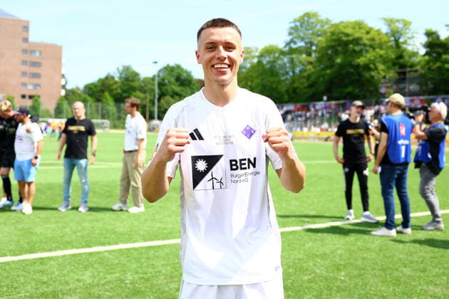 5 Semir Demirovic (HEBC) bejubelt den Gewinn des Hamburger Lotto-Pokals. Fußball I Herren I Lotto Pokal I Saison 2025-2026 I Finale I SC Vorwärts Wacker04 Billstedt - HEBC I 23.05.2026 I Stadion Hoheluft