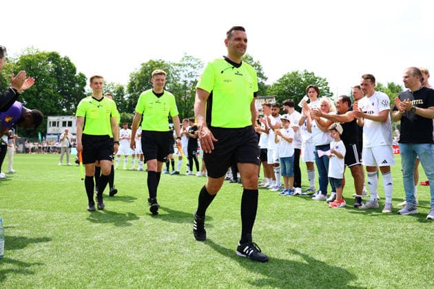 Thomas Bauer (Schiedsrichter) und sein Team wurden geehrt. Fußball I Herren I Lotto Pokal I Saison 2025-2026 I Finale I SC Vorwärts Wacker04 Billstedt - HEBC I 23.05.2026 I Stadion Hoheluft