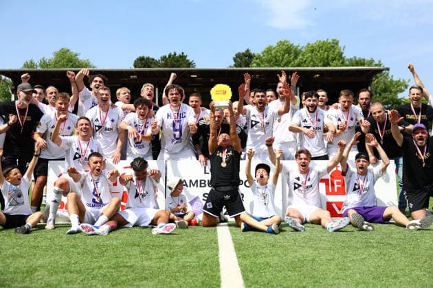 Großer Jubel bei HEBC über den Gewinn des Hamburger Lotto-Pokals. Fußball I Herren I Lotto Pokal I Saison 2025-2026 I Finale I SC Vorwärts Wacker04 Billstedt - HEBC I 23.05.2026 I Stadion Hoheluft
