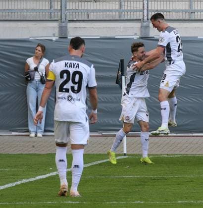 23.05.2026 xmgoodx Offenbach am Main, Stadion Bieberer Berg Hessenpokalfinale 2026 SG Barockstadt Fulda-Lehnerz gegen SV Wehen-Wiesbaden Torjubel nach dem 1:2 durch Lukas Schleimer (SVWW) .