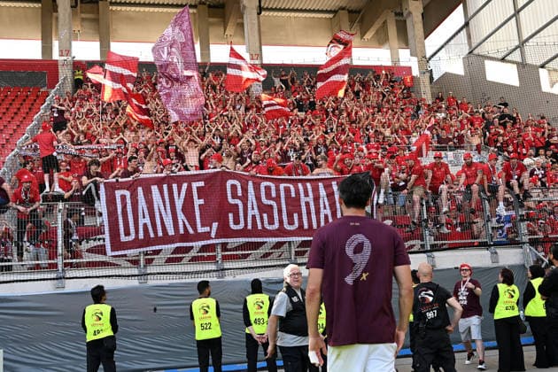 23.05.2026, xpsx, Fußball Finale Hessenpokal, SG Barockstadt Fulda-Lehnerz - SV Wehen Wiesbaden v.l. Jubel, Freude über den Pokalsieg Sascha Mockenhaupt (SV Wehen Wiesbaden) (DFL DFB REGULATIONS PROHIBIT ANY USE OF PHOTOGRAPHS as IMAGE SEQUENCES and or QUASI-VIDEO) Offenbach