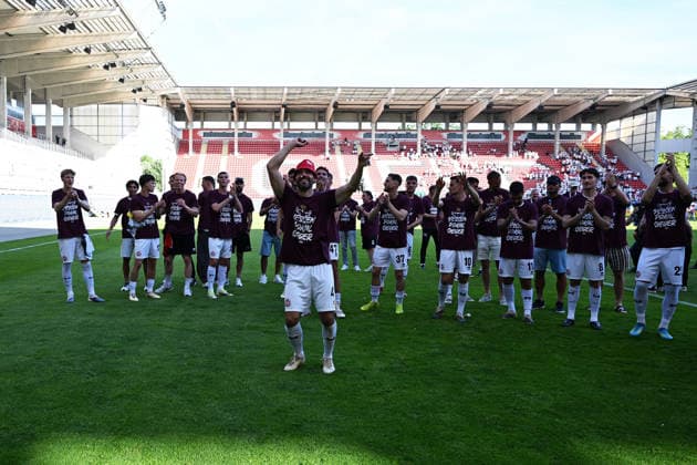 23.05.2026, xpsx, Fußball Finale Hessenpokal, SG Barockstadt Fulda-Lehnerz - SV Wehen Wiesbaden v.l. Jubel, Freude über den Pokalsieg Sascha Mockenhaupt (SV Wehen Wiesbaden) (DFL DFB REGULATIONS PROHIBIT ANY USE OF PHOTOGRAPHS as IMAGE SEQUENCES and or QUASI-VIDEO) Offenbach