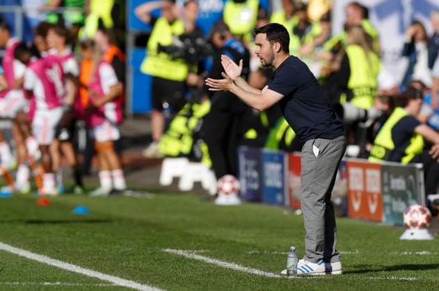 Olympique coach Jonatan Giraldez during the Champions League final between FC Barcelona, Barca and Olympique Lyonnais at the Ullevaal Stadium in Oslo, Norway, 23 May 2026. FC Barcelona vs Olympique de Lyon !ACHTUNG: NUR REDAKTIONELLE NUTZUNG!  Copyright: xAlbertoxEstévezx GRAF9907 20260523-55020381357_1