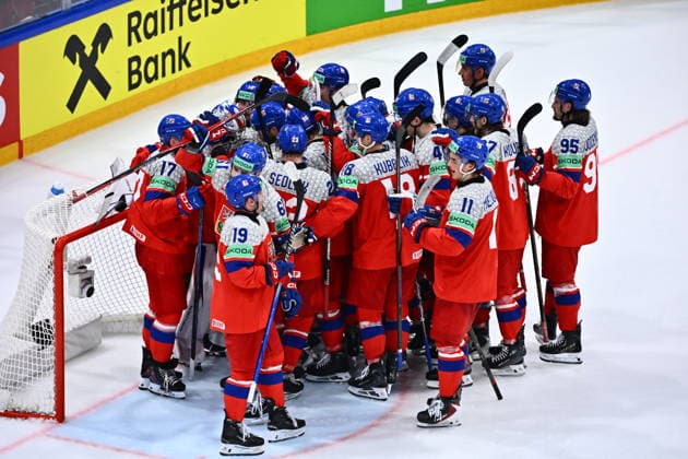 Czech players celebrate victory in the group B match of the World Ice hockey, Eishockey Championship, Slovakia - Czech Republic, Fribourg, Switzerland, on May 23, 2026. (CTKxPhoto RadekxPetrasek) CTKPhotoP2026052305654  CTKPhotoP2026052305654