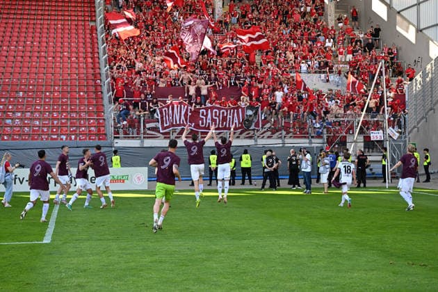 23.05.2026, xpsx, Fußball Finale Hessenpokal, SG Barockstadt Fulda-Lehnerz - SV Wehen Wiesbaden v.l. Jubel, Freude über den Pokalsieg (DFL DFB REGULATIONS PROHIBIT ANY USE OF PHOTOGRAPHS as IMAGE SEQUENCES and or QUASI-VIDEO) Offenbach
