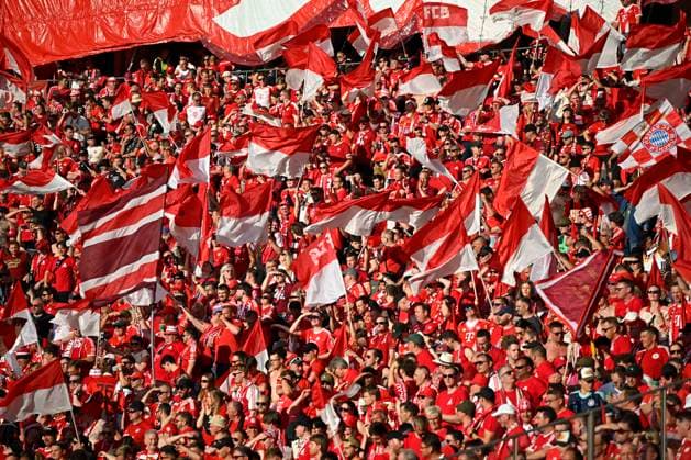 23.05.2026, Fussball DFB-Pokal 2025 2026, Finale, FC Bayern München - VfB Stuttgart, im Olympiastadion Berlin. Die Bayern Fans feuern an.