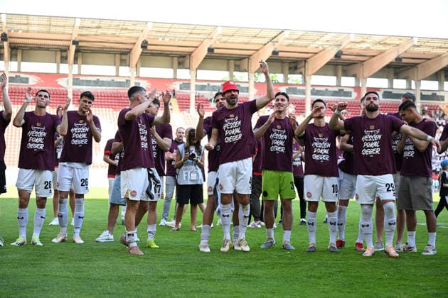 23.05.2026, xpsx, Fußball Finale Hessenpokal, SG Barockstadt Fulda-Lehnerz - SV Wehen Wiesbaden v.l. Jubel, Freude über den Pokalsieg Sascha Mockenhaupt (SV Wehen Wiesbaden) (DFL DFB REGULATIONS PROHIBIT ANY USE OF PHOTOGRAPHS as IMAGE SEQUENCES and or QUASI-VIDEO) Offenbach