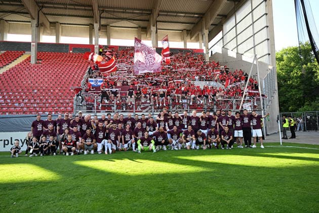23.05.2026, xpsx, Fußball Finale Hessenpokal, SG Barockstadt Fulda-Lehnerz - SV Wehen Wiesbaden v.l. Jubel, Freude über den Pokalsieg (DFL DFB REGULATIONS PROHIBIT ANY USE OF PHOTOGRAPHS as IMAGE SEQUENCES and or QUASI-VIDEO) Offenbach