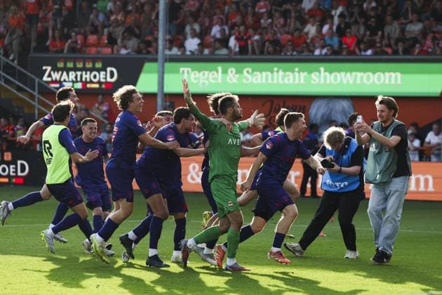 VOLENDAM - Willem II players celebrate promotion to the Eredivisie following the promotion relegation play-off final match between FC Volendam and Willem II at the Kras Stadium on May 23, 2026, in Volendam, the Netherlands. SONNY LENSEN ANP Play-offs Promotion Relegation - FINAL 2025-2026 xVIxANPxSportx xxANPxIVx 559150147 originalFilename: 559150147.jpg