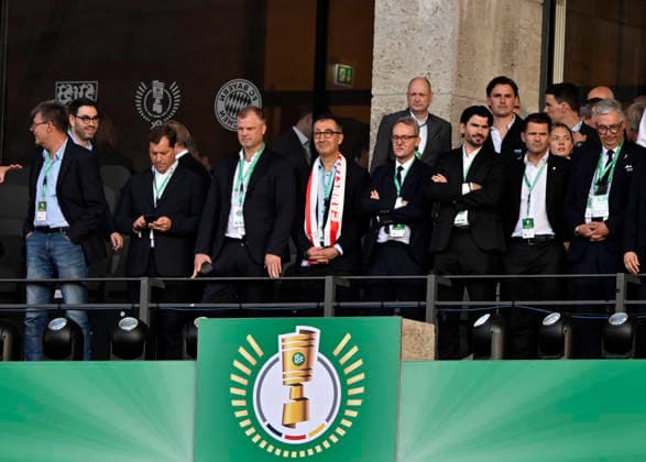 vor Spielbeginn: auf der Tribuene Cem Oezdemir Die Gruenen Ministerpraesident von Baden-Wuerttemberg Vorstandsvorsitzender Alexander Wehrle VfB Stuttgart (rechts) Vorstand Fabian Wohlgemuth VfB Stuttgart (links) Praesident Dietmar Allgaier VfB Stuttgart Serdar Tasci 83. DFB Pokalfinale FC Bayern Muenchen FCB vs VFB Stuttgart Olympiastadion Berlin 23.05.2026 DFL REGULATIONS PROHIBIT ANY USE OF PHOTOGRAPHS AS IMAGE SEQUENCES AND OR QUASI-VIDEO 83. DFB Pokalfinale FC Bayern Muenchen FCB vs VFB Stuttgart