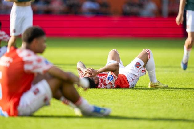 VOLENDAM , 23-05-2026 , Kras Stadium, season 2025 2026 , Dutch Eredivisie Football ,Second leg of the Keuken Kampioen Play-Offs final . Match between FC Volendam and Willem II . Picture shows disappointed by the players of FC Volendam after the match Volendam - Willem II (play off)  x203912358x Copyright: