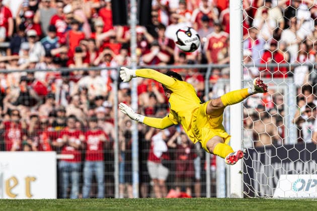 Finaltag der Amateure 2026: SC Fortuna Köln - FC Viktoria Köln; Sportpark Höhenberg, Köln; 23.05.2026 Arne Schulz (FC Viktoria Köln, 27) bei Elfmeterschießen, Elfmeter. Finaltag der Amateure 2026: SC Fortuna Köln - FC Viktoria Köln; Sportpark Höhenberg, Köln; 23.05.2026 Copyright: xBEAUTIFULxSPORTS Buriakovx