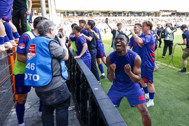 VOLENDAM , 23-05-2026 , Kras Stadium , season 2025 - 2026 , Dutch Keuken Kampioen Divisie football , second leg of the Keuken Kampioen Play-Offs final , match between FC Volendam and Willem II , picture shows players of Willem II celebrate the win and the promotion too the Vriendenloterij Eredivisie Volendam - Willem II (play off)  x203912535x Copyright: