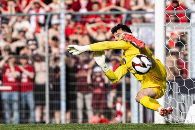 Finaltag der Amateure 2026: SC Fortuna Köln - FC Viktoria Köln; Sportpark Höhenberg, Köln; 23.05.2026 Arne Schulz (FC Viktoria Köln, 27) bei Elfmeterschießen, Elfmeter. Finaltag der Amateure 2026: SC Fortuna Köln - FC Viktoria Köln; Sportpark Höhenberg, Köln; 23.05.2026 Copyright: xBEAUTIFULxSPORTS Buriakovx