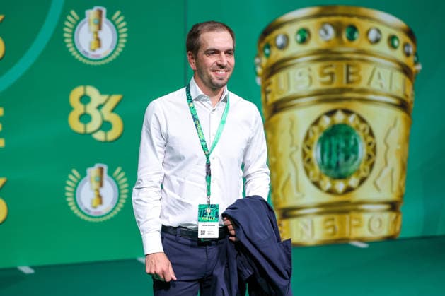 23.05.2026, Fußball, 83. DFB-Pokal Finale,, FC Bayern München - VfB Stuttgart, Olympioastadion Berlin, Saison 2025 2026: Berater Philipp Lahm (VfB Stuttgart pl) beim Catwalk über den Grünen Teppich vor dem Spiel Promis VIP DFB regulations prohibit any use of photographs as image sequences and or quasi-video. Berlin Deutschland