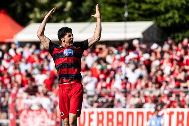 Finaltag der Amateure 2026: SC Fortuna Köln - FC Viktoria Köln; Sportpark Höhenberg, Köln; 23.05.2026 Jakob Sachse (FC Viktoria Köln, 40) bei Elfmeterschießen, Elfmeter. Spieler bejubelt Tor. Finaltag der Amateure 2026: SC Fortuna Köln - FC Viktoria Köln; Sportpark Höhenberg, Köln; 23.05.2026 Copyright: xBEAUTIFULxSPORTS Buriakovx